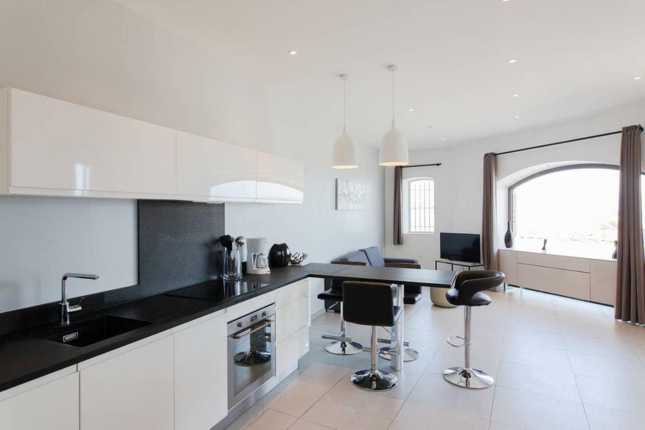 Appartement 4 Personnes Vue Mer Remparts Antibes Dış mekan fotoğraf