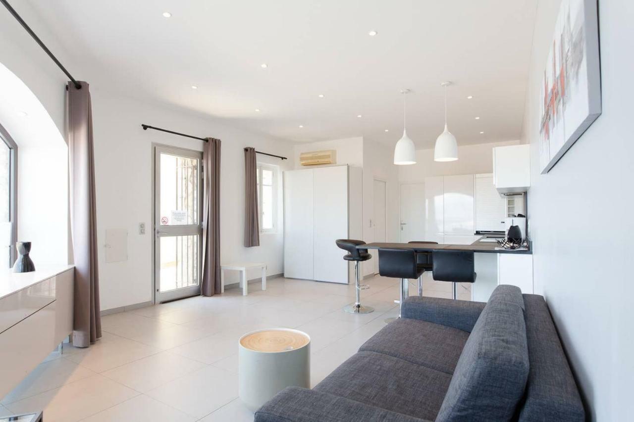 Appartement 4 Personnes Vue Mer Remparts Antibes Dış mekan fotoğraf